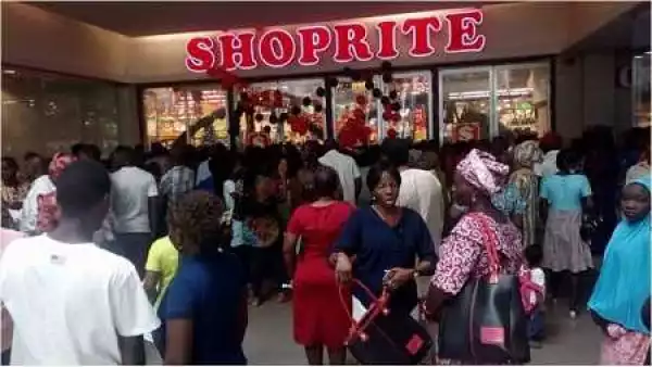 Black Friday Palaver: Lagosians Overcrowd Shoprite Mall in Ikeja over Low Prices (Photos)
